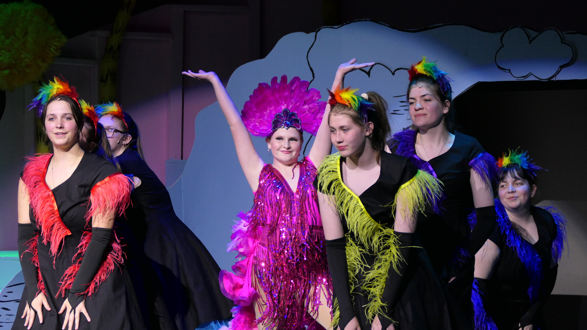 amayzing mayzie dancing with her bird girls